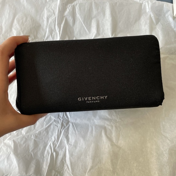 Givenchy black pouch - Picture 1 of 3